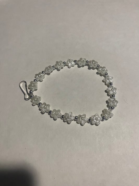 pearl flower wristlet